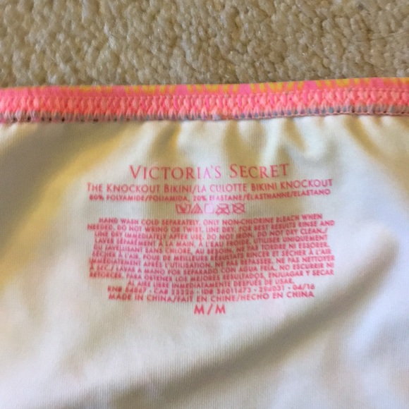 Victoria Secret bikini - Picture 2 of 3